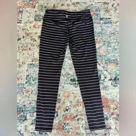 Athleta black stripped leggings size medium - Picture 1 of 3